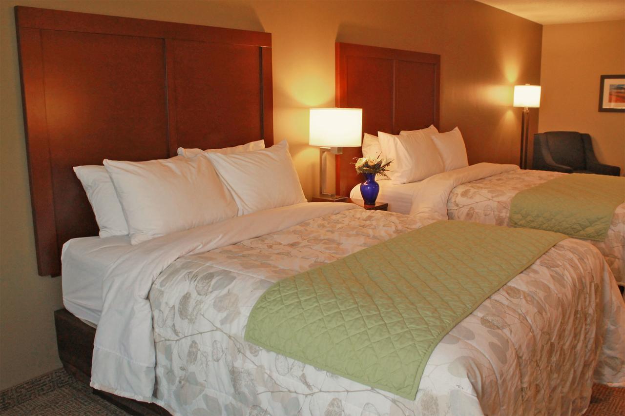 Heartland Inn And Suites Wheatland ภายนอก รูปภาพ