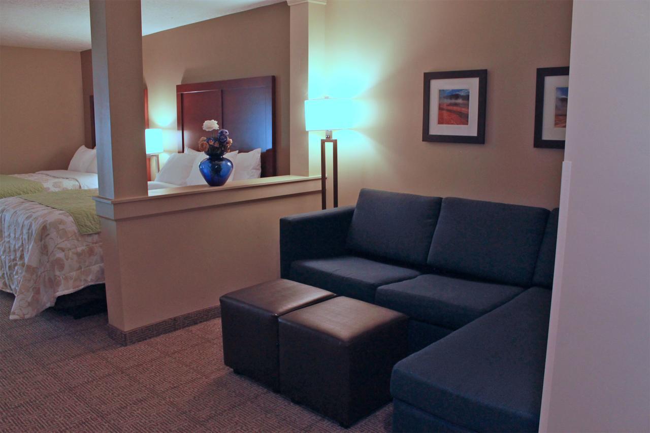 Heartland Inn And Suites Wheatland ภายนอก รูปภาพ
