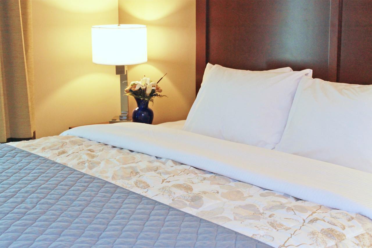 Heartland Inn And Suites Wheatland ภายนอก รูปภาพ