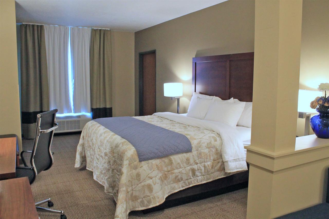 Heartland Inn And Suites Wheatland ภายนอก รูปภาพ