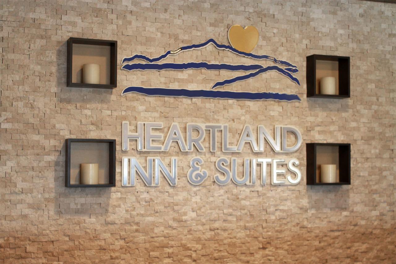 Heartland Inn And Suites Wheatland ภายนอก รูปภาพ