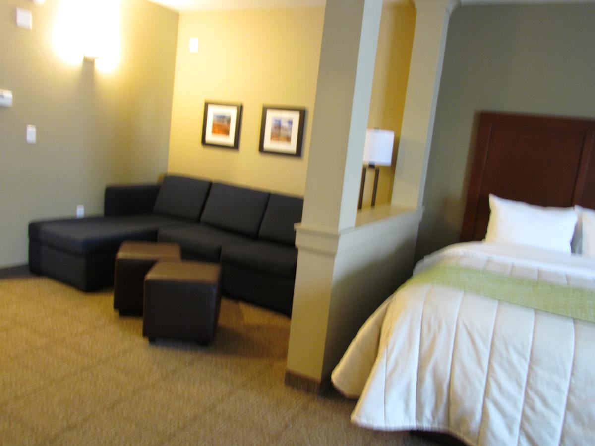 Heartland Inn And Suites Wheatland ภายนอก รูปภาพ