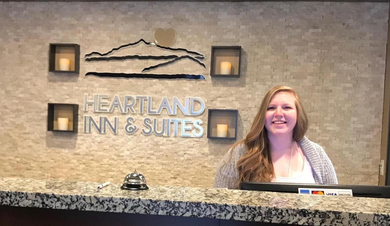 Heartland Inn And Suites Wheatland ภายนอก รูปภาพ