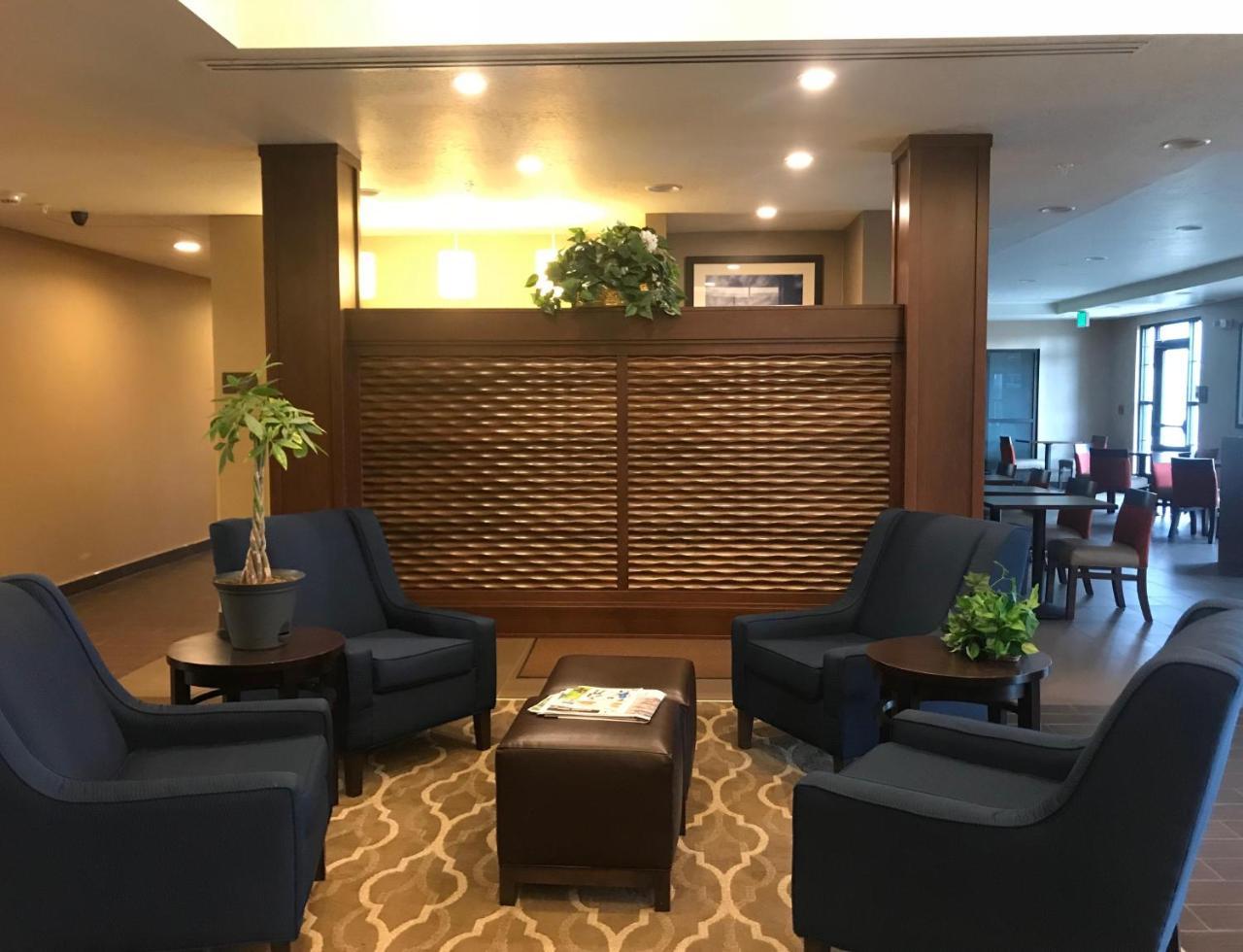 Heartland Inn And Suites Wheatland ภายนอก รูปภาพ